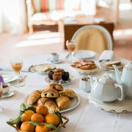 Domaine De La Cascade Parfumee Bed & Breakfast *