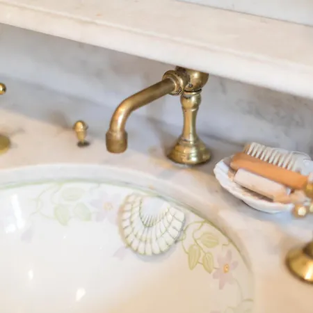 Domaine De La Cascade Parfumee Bed & Breakfast *