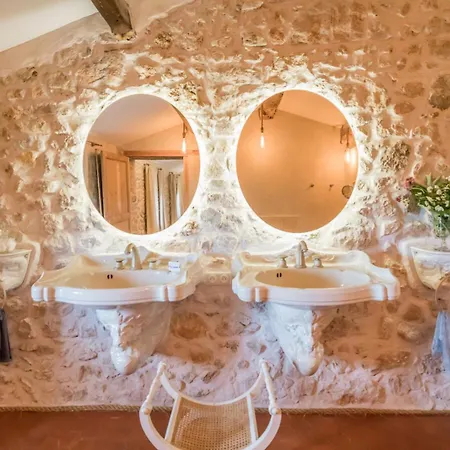 Domaine De La Cascade Parfumee Bed & Breakfast