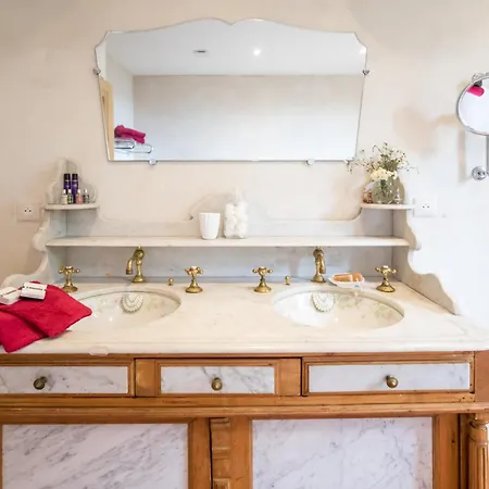 Domaine De La Cascade Parfumee Bed & Breakfast